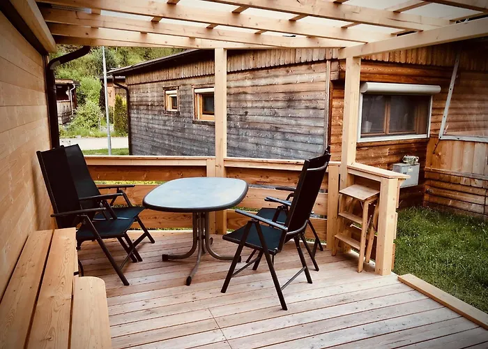 Mountainview Lodge - Chalet im Zillertal direkt am 5 Sterne Campingplatz Aufenfeld mit Hallenbad und Sauna