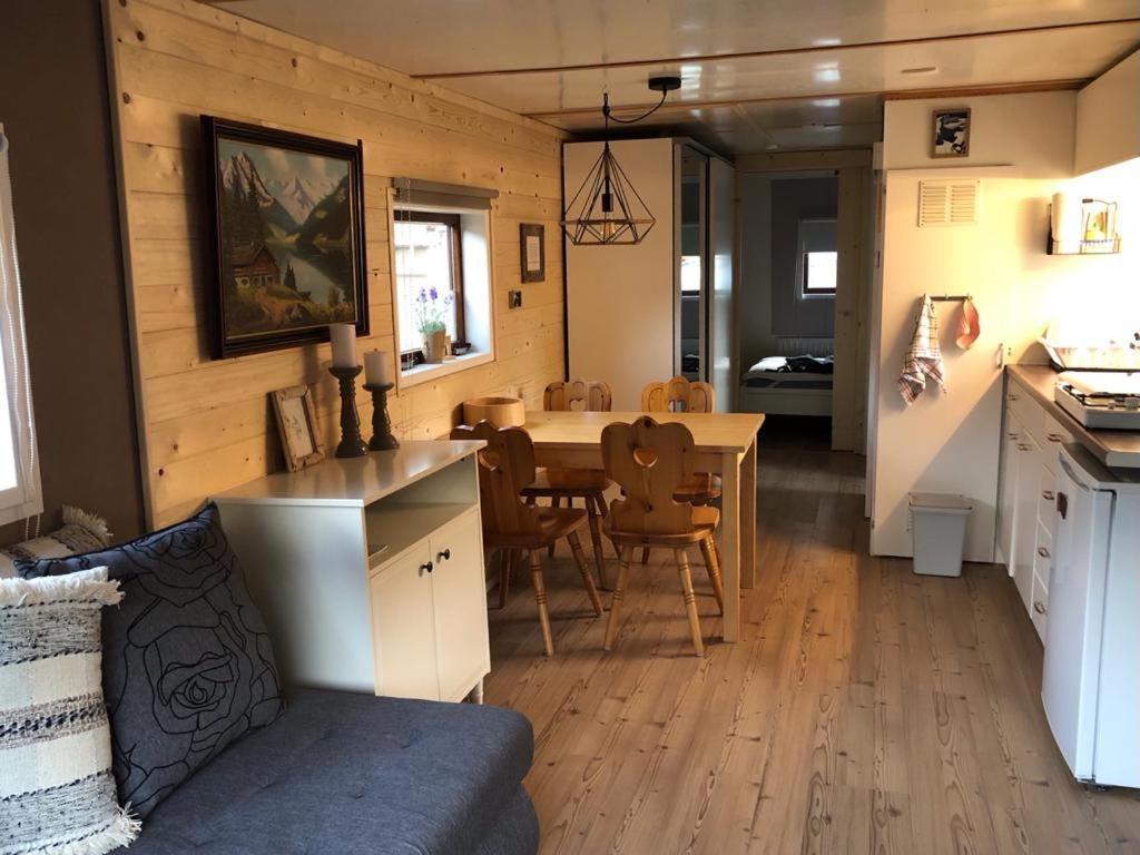 Campsite Mountainview Lodge: Alpine With Pool And Sauna Access *