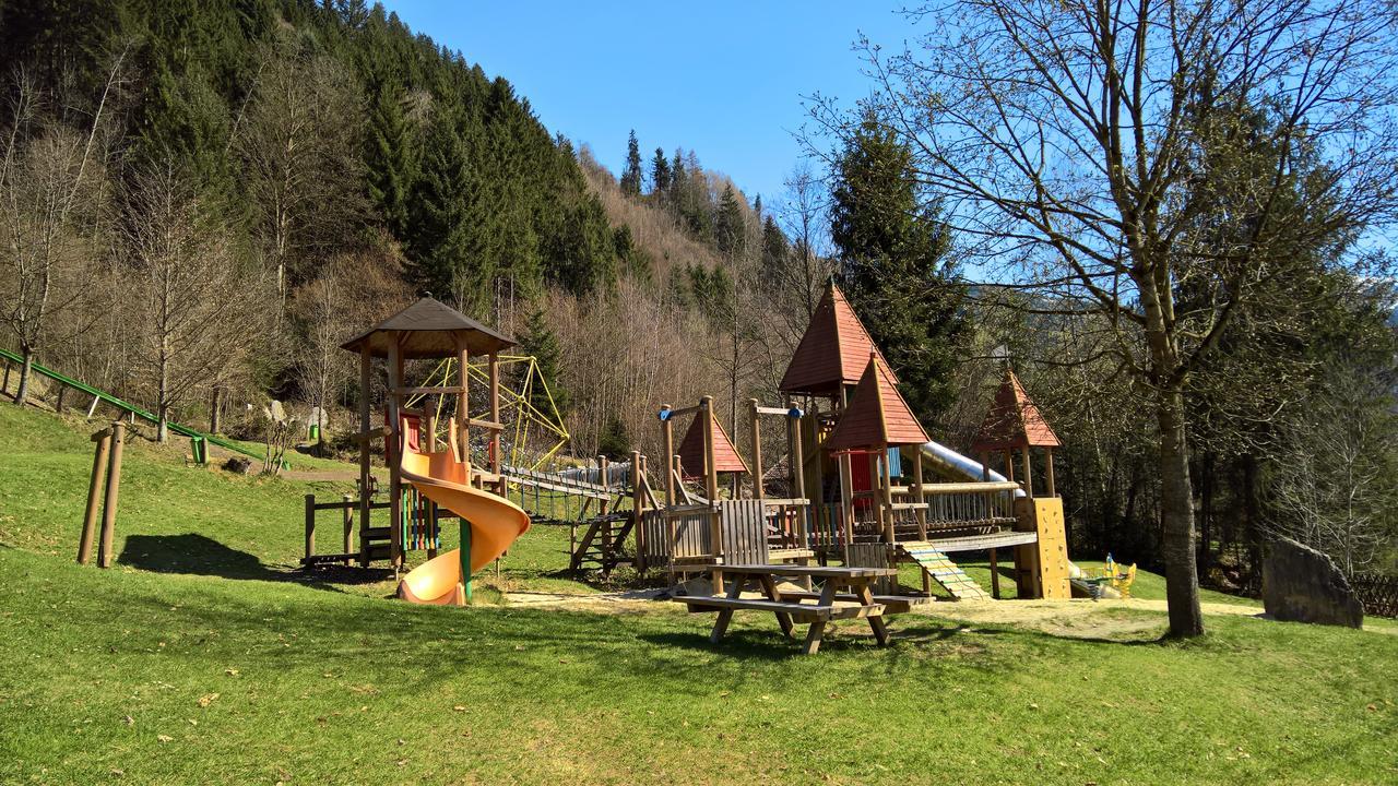 Campsite Mountainview Lodge: Alpine With Pool And Sauna Access *