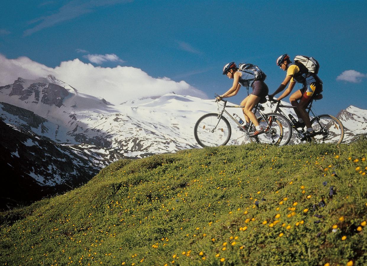 Mountainview Lodge: Alpine With Pool And Sauna Access Campsite Aschau Im Zillertal